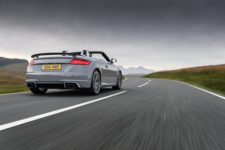  Audi TT RS Roadster (8S) 2016 года  (UK) (фото 28 из 40)